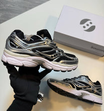 Load image into Gallery viewer, Shoes