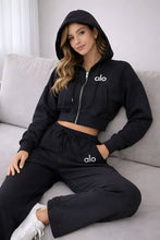Load image into Gallery viewer, Tracksuit women