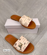 Load image into Gallery viewer, Slipper