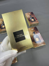 Load image into Gallery viewer, Perfume