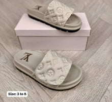 Load image into Gallery viewer, Slipper