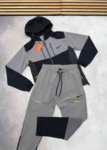 Load image into Gallery viewer, Tracksuit men