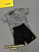 Load image into Gallery viewer, Tshirt