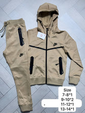 Load image into Gallery viewer, Tracksuit boy