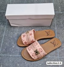 Load image into Gallery viewer, Slipper