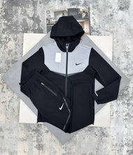 Load image into Gallery viewer, Tracksuit men