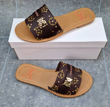Load image into Gallery viewer, Slipper