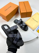 Load image into Gallery viewer, Slipper