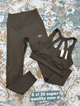 Load image into Gallery viewer, Tracksuit women