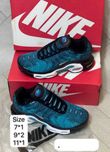 Load image into Gallery viewer, Shoes