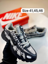 Load image into Gallery viewer, Shoes