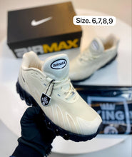 Load image into Gallery viewer, Shoes