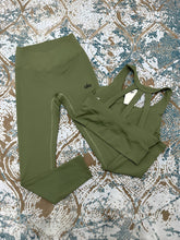 Load image into Gallery viewer, Tracksuit women