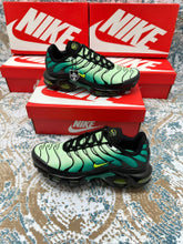 Load image into Gallery viewer, Shoes