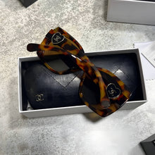 Load image into Gallery viewer, Sunglass