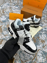Load image into Gallery viewer, Shoes