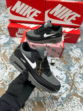 Load image into Gallery viewer, Shoes