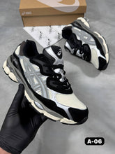 Load image into Gallery viewer, Shoes