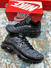 Load image into Gallery viewer, Shoes