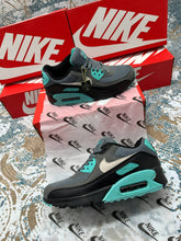 Load image into Gallery viewer, Shoes