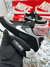 Load image into Gallery viewer, Shoes