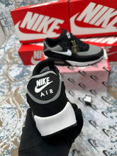 Load image into Gallery viewer, Shoes