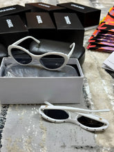 Load image into Gallery viewer, Sunglass
