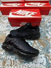 Load image into Gallery viewer, Shoes