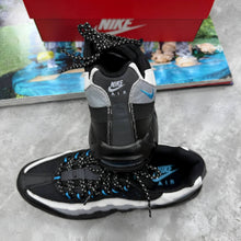 Load image into Gallery viewer, Shoes