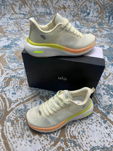 Load image into Gallery viewer, Shoes