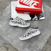 Load image into Gallery viewer, Shoes