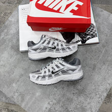 Load image into Gallery viewer, Shoes