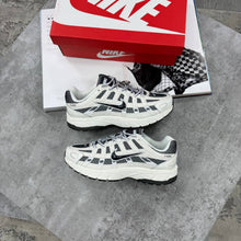 Load image into Gallery viewer, Shoes
