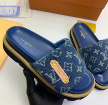 Load image into Gallery viewer, Slipper