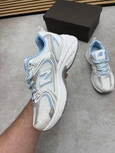 Load image into Gallery viewer, Shoes