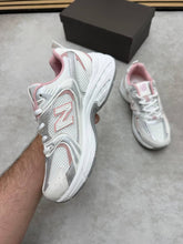 Load image into Gallery viewer, Shoes