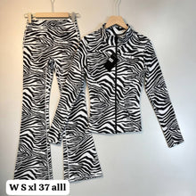 Load image into Gallery viewer, Tracksuit