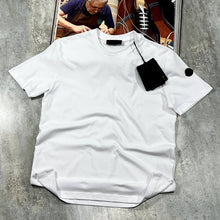 Load image into Gallery viewer, Tshirt