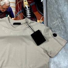 Load image into Gallery viewer, Tshirt