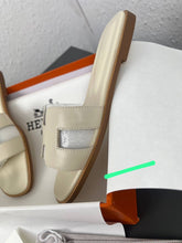 Load image into Gallery viewer, Slipper