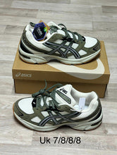 Load image into Gallery viewer, Shoes