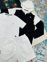Load image into Gallery viewer, Tshirt