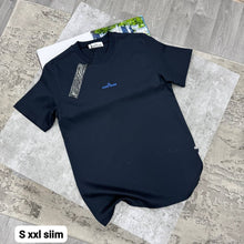 Load image into Gallery viewer, Tshirt