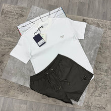 Load image into Gallery viewer, Tshirt