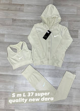 Load image into Gallery viewer, Tracksuit women