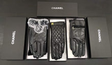 Load image into Gallery viewer, Glove