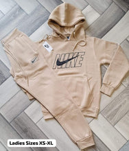 Load image into Gallery viewer, Tracksuit