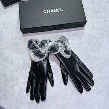 Load image into Gallery viewer, Glove