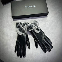 Load image into Gallery viewer, Glove