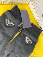 Load image into Gallery viewer, Glove